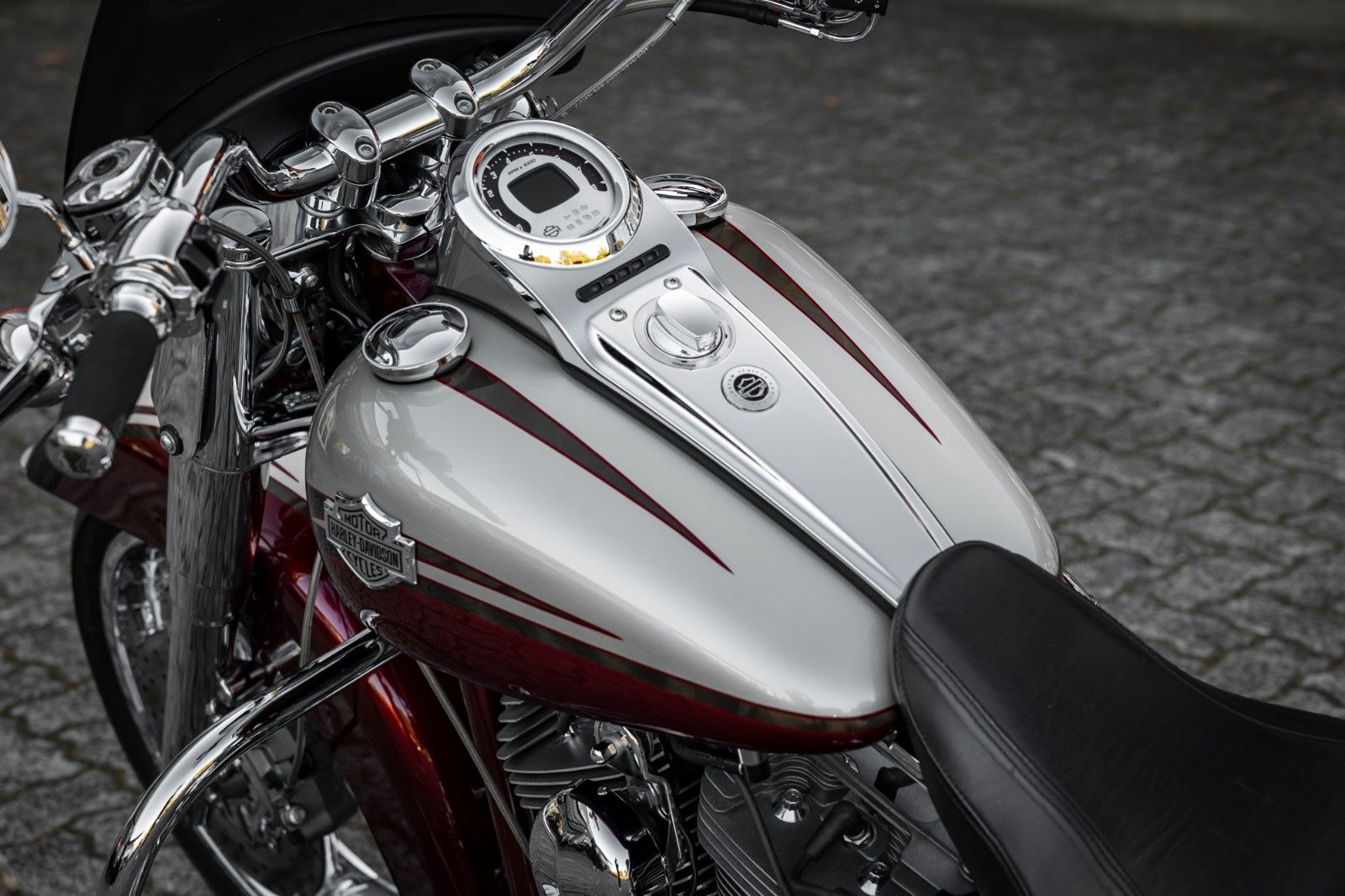 Fahrzeugabbildung Harley-Davidson CVO SOFTAIL CONVERTIBLE FLSTSE2 110 - AMC  -
