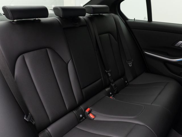 Foto Nummer 29: BMW 340i