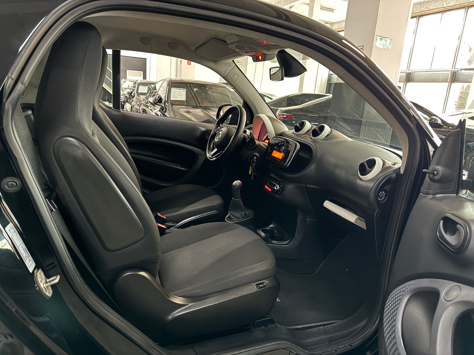 Fahrzeugabbildung Smart ForTwo Coupe 52 KW FACELIFT TEMPOMAT KLIMA SHZT