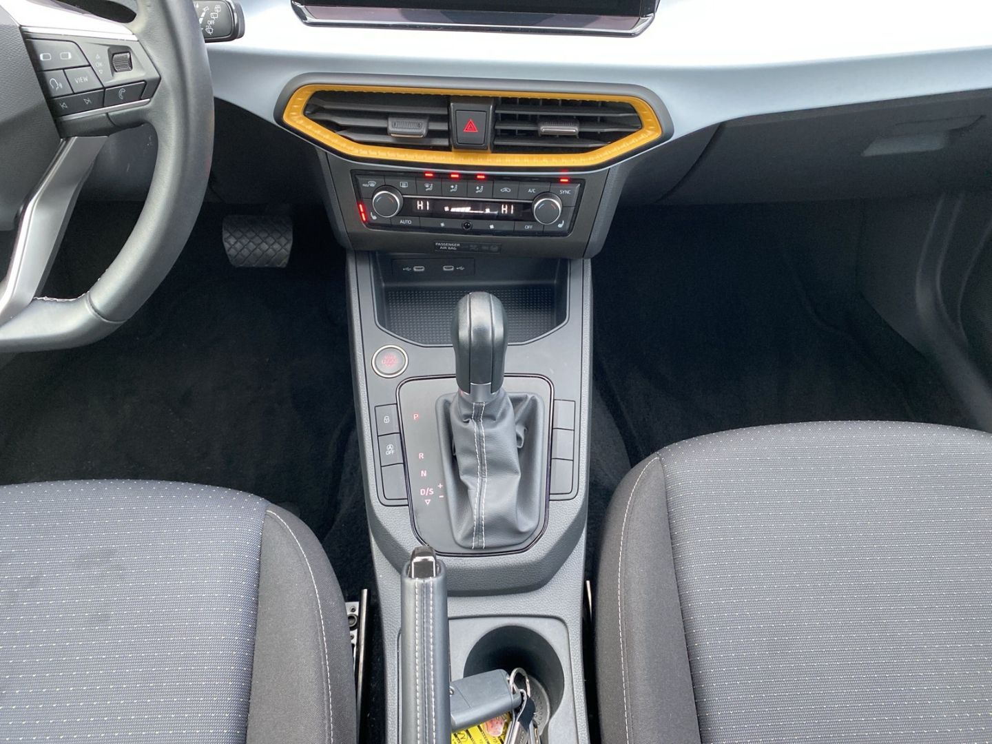 Fahrzeugabbildung SEAT Ibiza Style EditionLED*NAVI*SHZ*Kessy*PDC*
