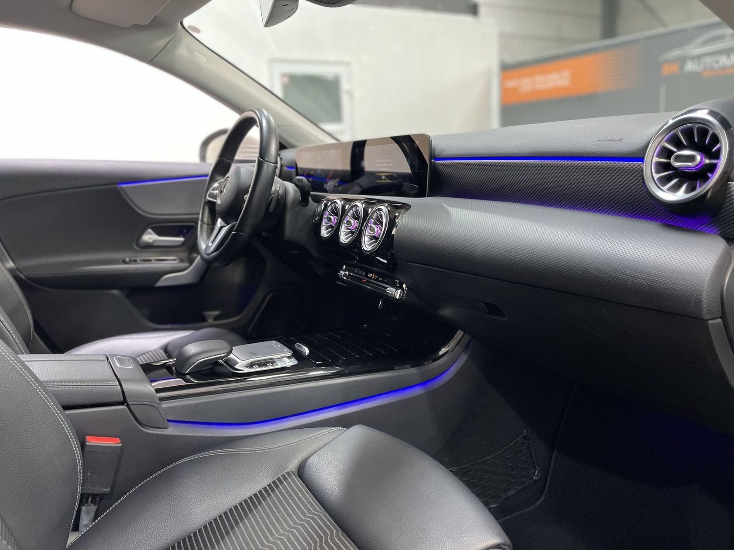 Fahrzeugabbildung Mercedes-Benz A 200 d #LED#Wide#distr.#360°#Ambiente#