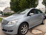 Mercedes-Benz B 200 B -Klasse B 200 *TÜV NEU*AUTOMATIK!* - Mercedes-Benz B 200 in München