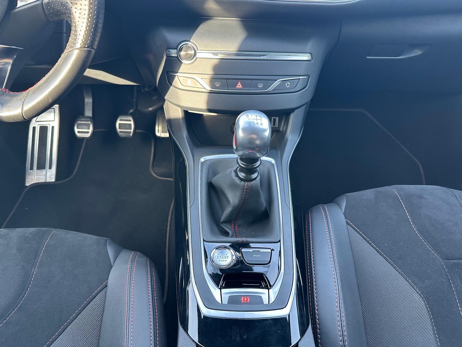Peugeot 1.6 PureTech GTi*Navi*SHZ*el.Sp*Klima*SPS*Touch