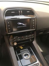 Jaguar F-Pace - 7
