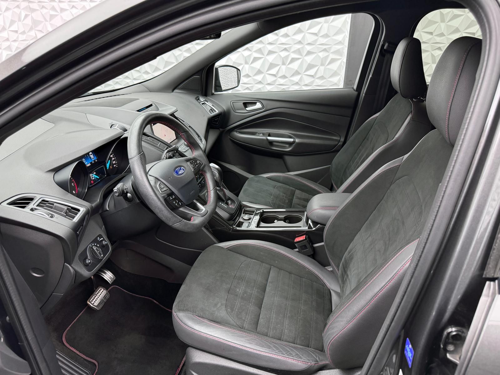 Fahrzeugabbildung Ford 1.5 ST-LINE/4x4/ALLRAD/DSG/KEYLESS/ACC/R-CAM/LED
