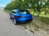 Porsche Macan S - Porsche: Blau