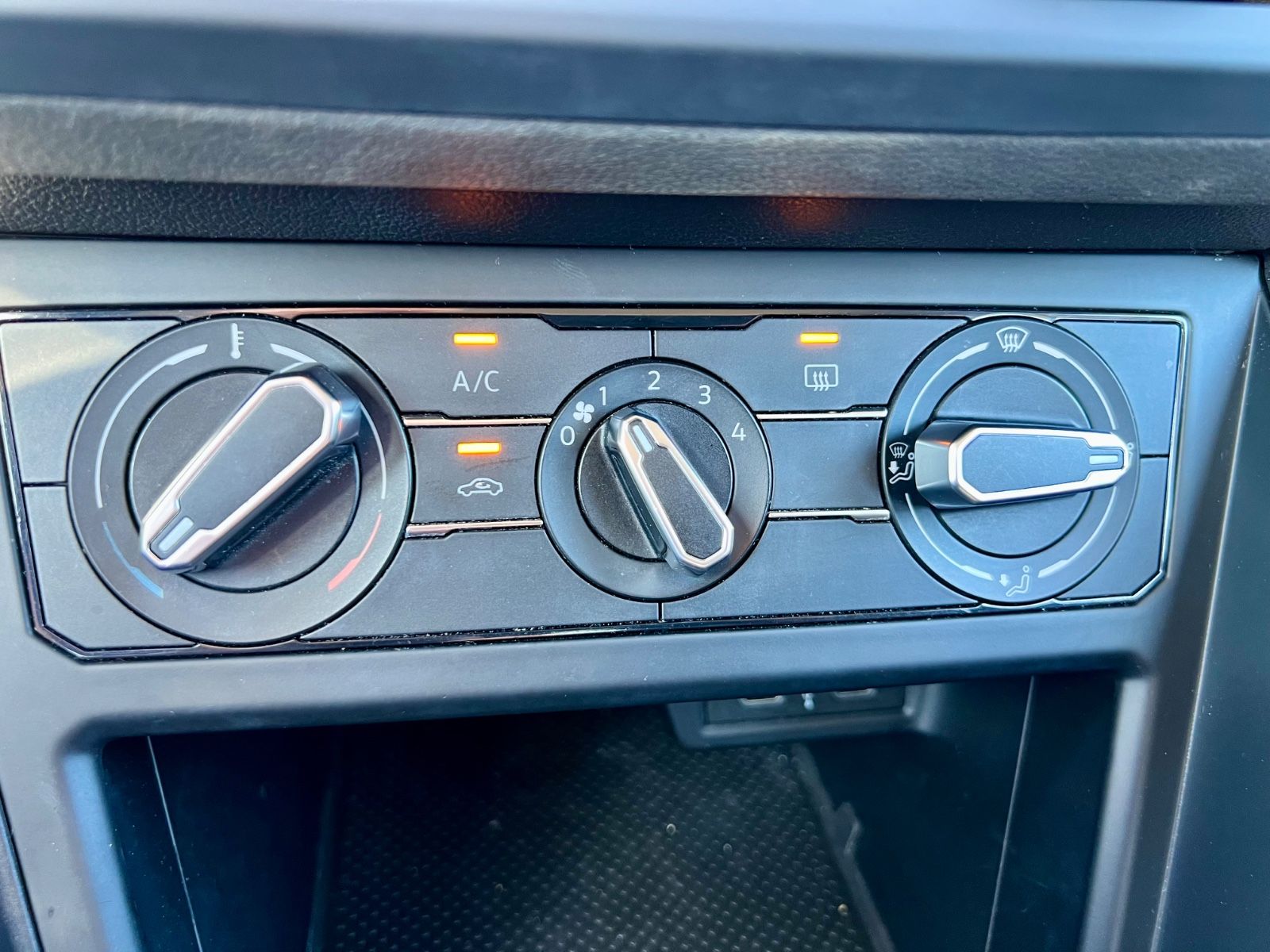 VW Polo VI KLIMA GZJR LED CARPLAY PDC