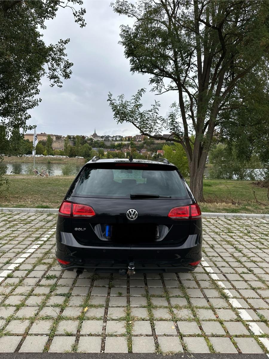 Volkswagen Golf 2013 — engine 1.598 cm³, 105 HP (77kW)