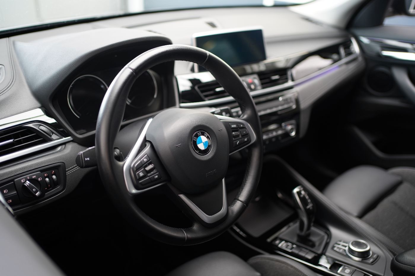 Fahrzeugabbildung BMW X1 20dA Sport Line +Navi+LED+MultifunktionLenkra