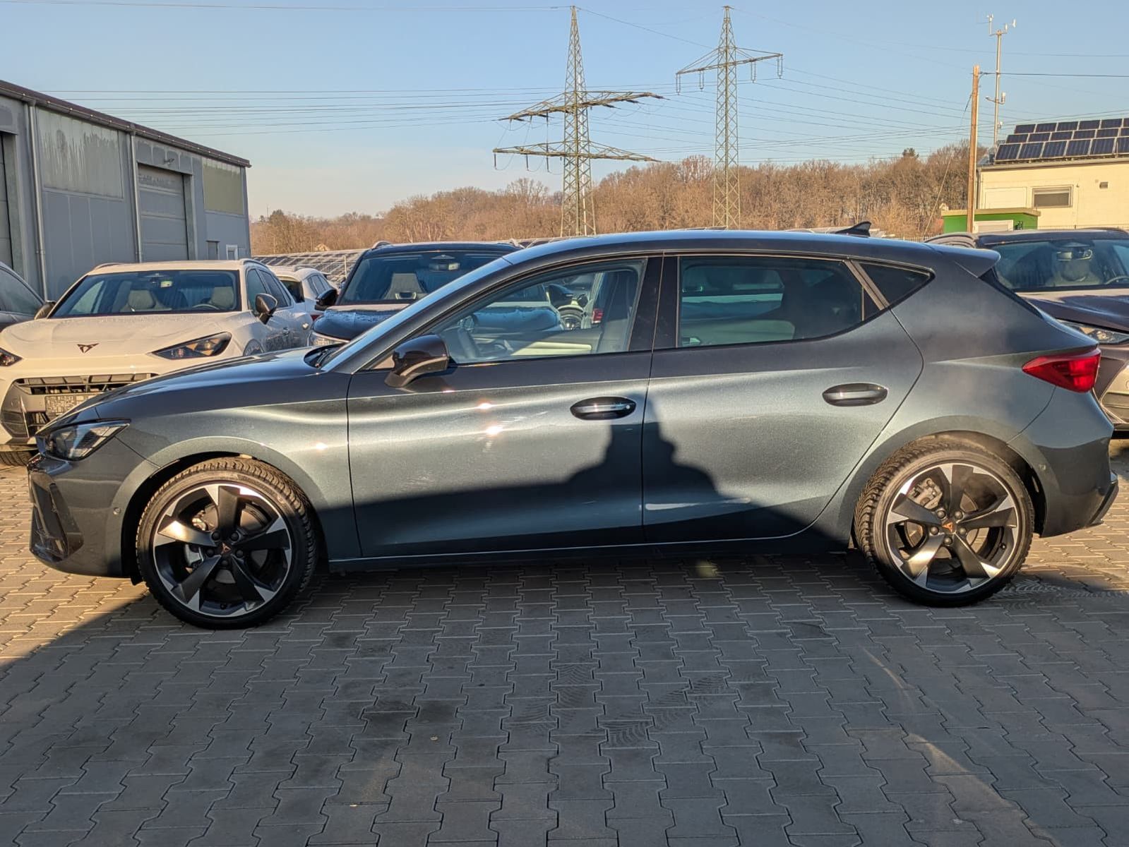 Fahrzeugabbildung CUPRA Leon 1.5 eTSI EDGE DSG*ACC*KAM*18"5JGARANTIE