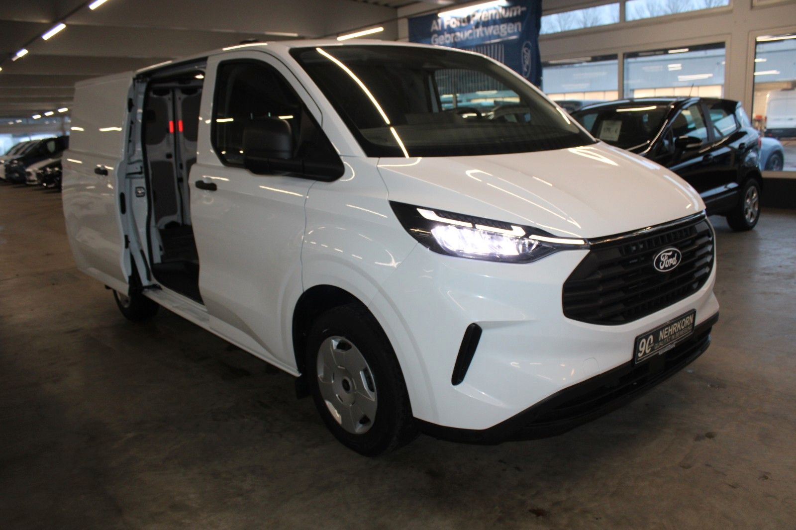 Fahrzeugabbildung Ford Transit Custom L1 TREND LED NAVI CAM ACC SHZ uvm