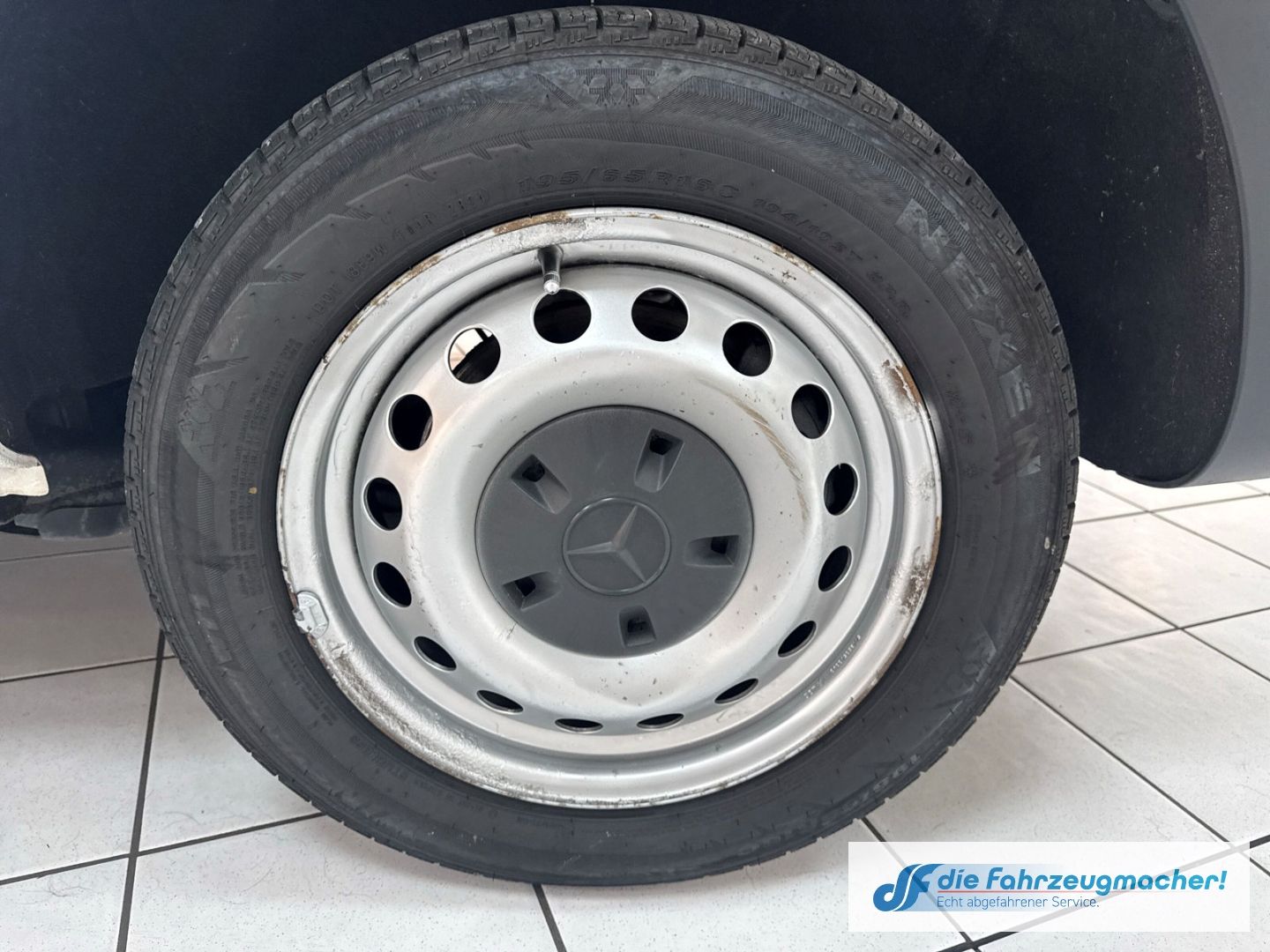 Fahrzeugabbildung Mercedes-Benz Vito Kasten 111 CDI WORKER FWD kompakt BlueTEC T
