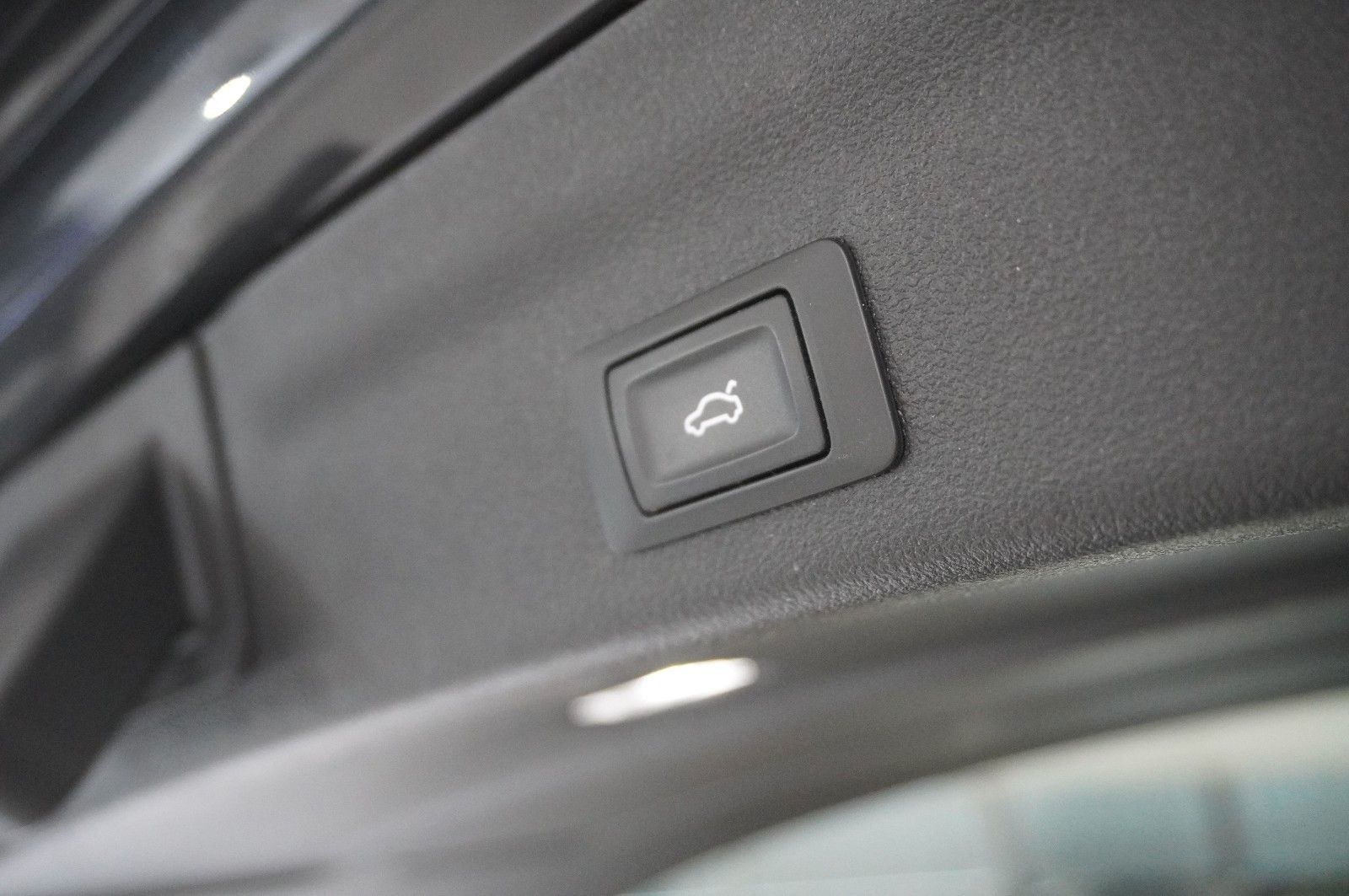 Fahrzeugabbildung Audi A6 Avant 40 TDI QUATTRO SPORT NAVI/ACC/SH/AHK
