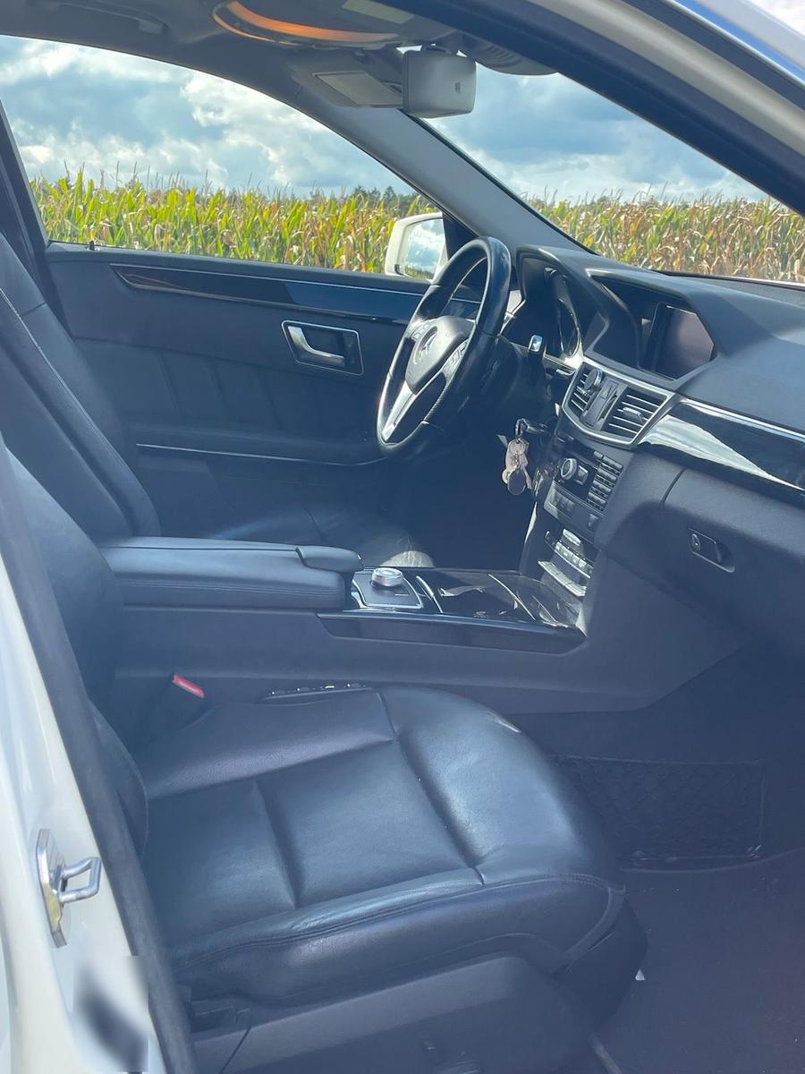 Mercedes-Benz E200 2012 — photo 9