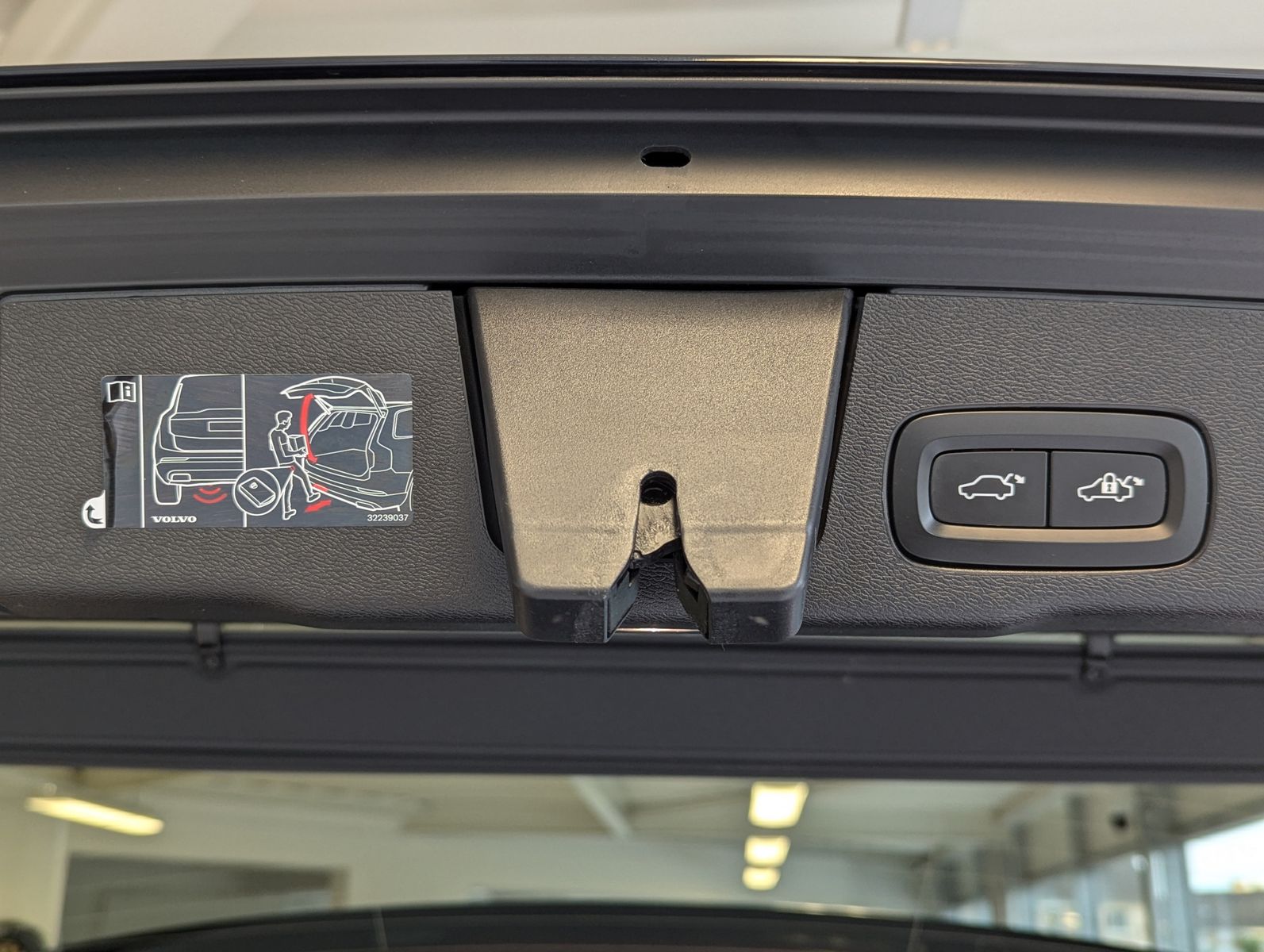 VOLVO XC60 Inscription HUD Harman H/K Pano Cam 360° - Image 18