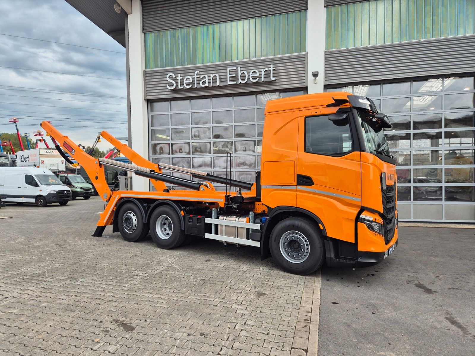 Fahrzeugabbildung Iveco AS280X58Y/ PS ON Hiab FTR18 Funk AHK Bett Cam