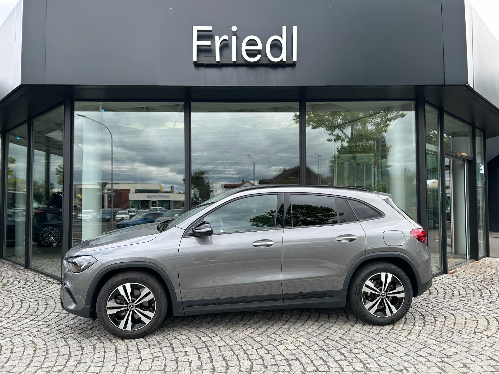Mercedes-Benz GLA 200