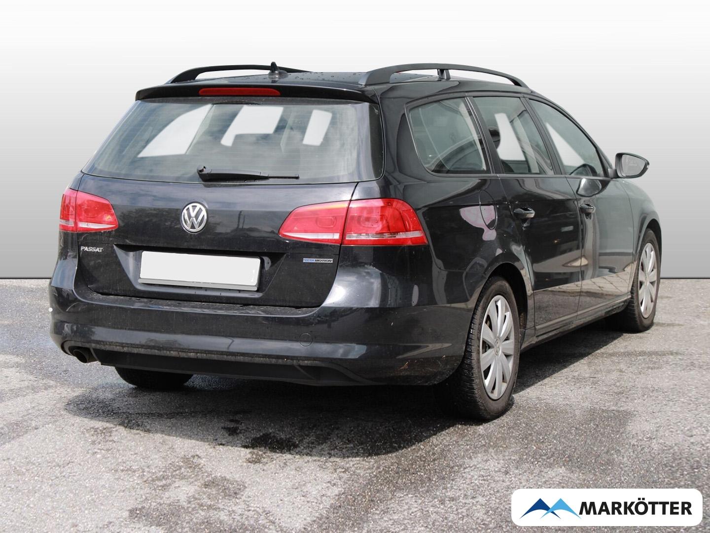 Volkswagen Passat 2014 — rear view