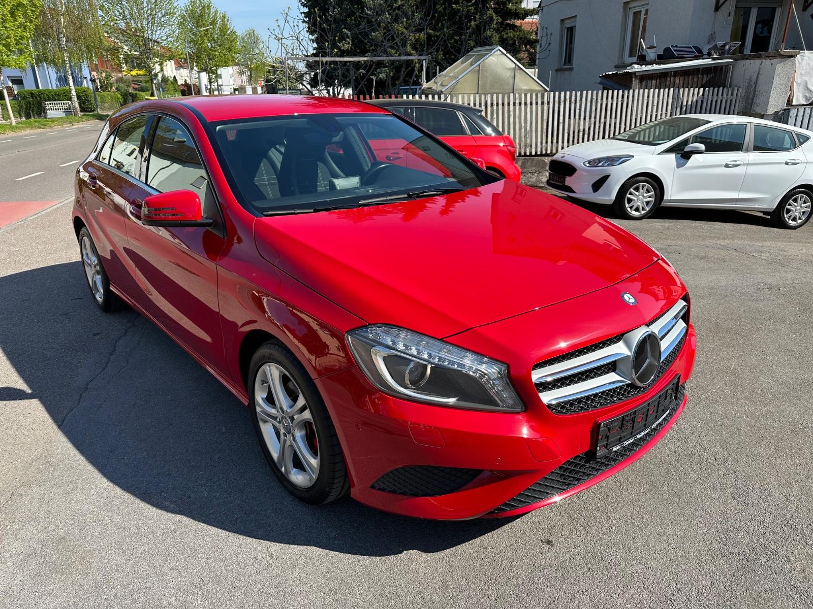Mercedes-Benz A 180 Urban BlueEfficiency/Navi/ BiXenon/PDC/SHZ