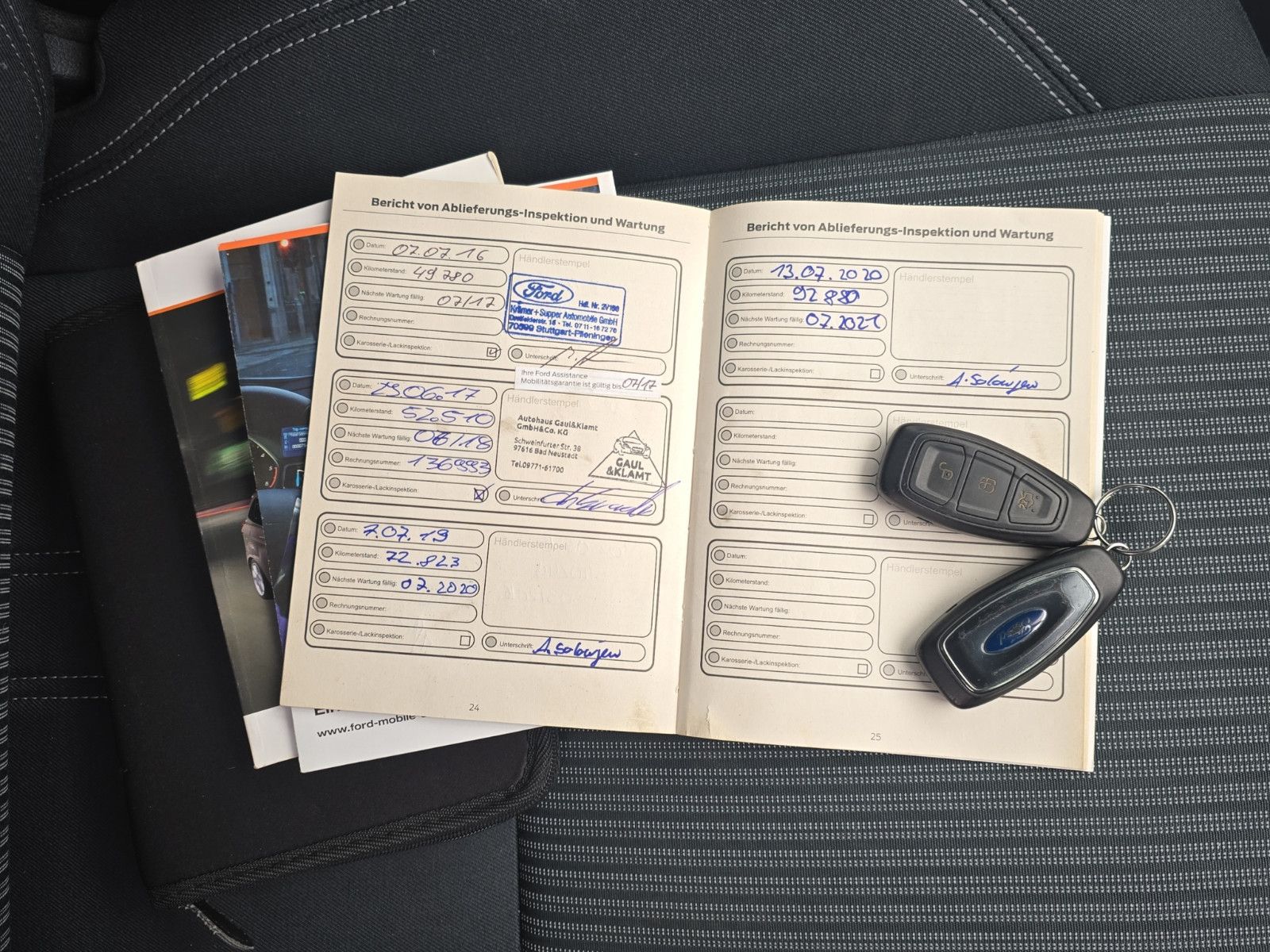 Fahrzeugabbildung Ford Grand C-MAX Titanium 7-SITZER AUTOMATIK TEMPOMAT