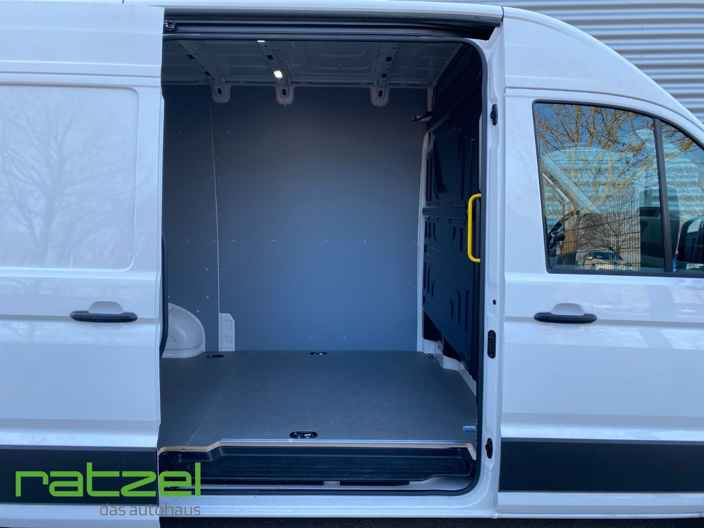 Fahrzeugabbildung Volkswagen Crafter 35 HD Kasten MR -36% auf UPE