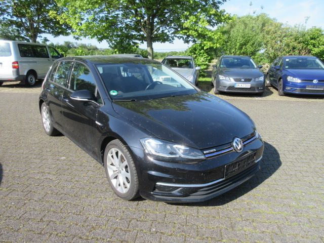 Volkswagen Golf Highline 1.5 TSI NAVI LED ALU APS SITZHZG A