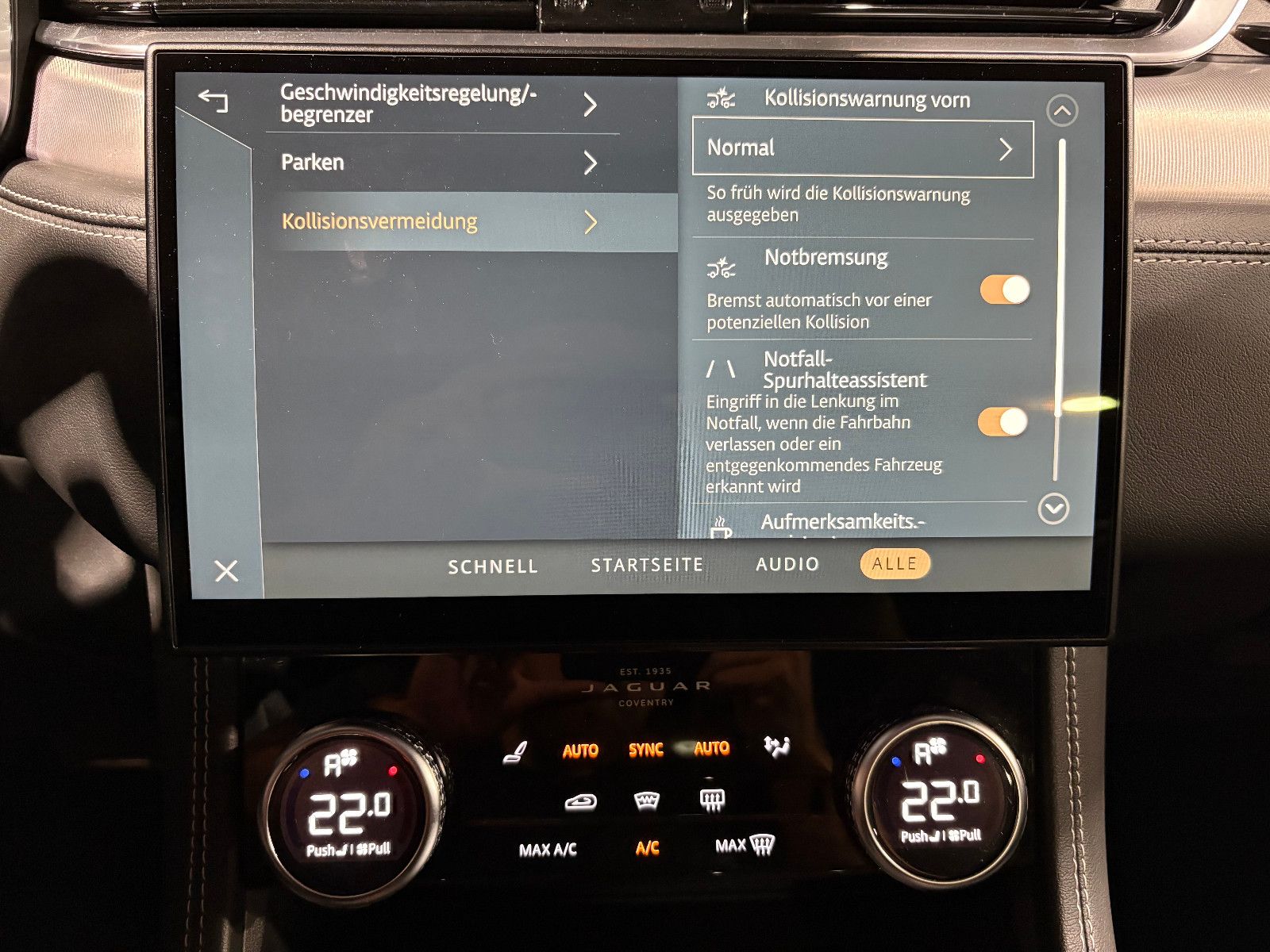 Fahrzeugabbildung Jaguar F-PACE R-Dynamic SE AWD/D300/PANO/APPLE/MEMORY/
