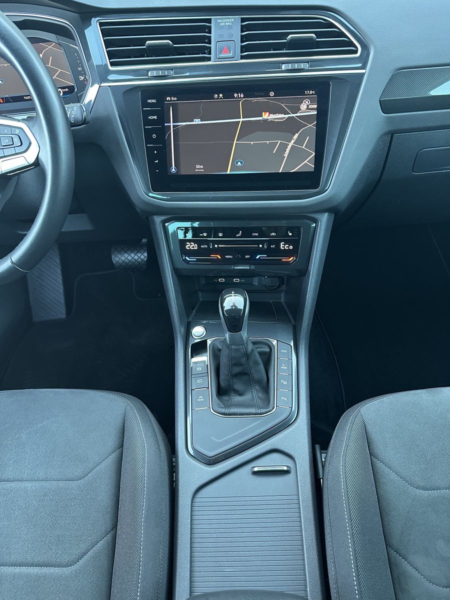 Fahrzeugabbildung Volkswagen Tiguan Elegance eHybrid NAV+IQ-LIGHT+AHK+HEAD-UP