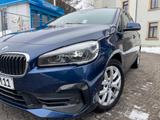 BMW 225xe iPerformance Active Tourer - blaue BMW 225 Active Tourer