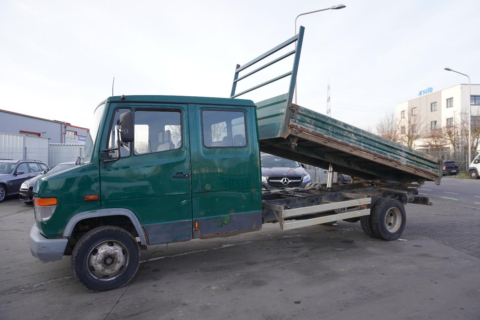 Mercedes-Benz Vario 815D DoKa 3 Seiten Kipper AHK