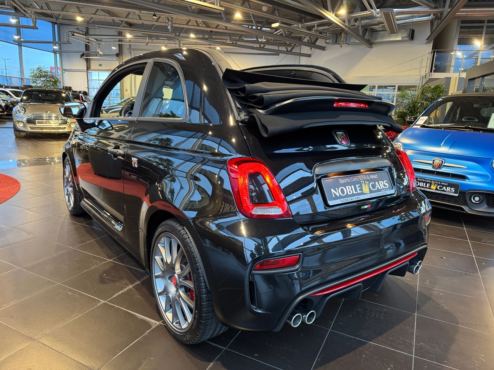 Fahrzeugabbildung Abarth 695C BEATS KLIMA XEN NAV PDC ALU