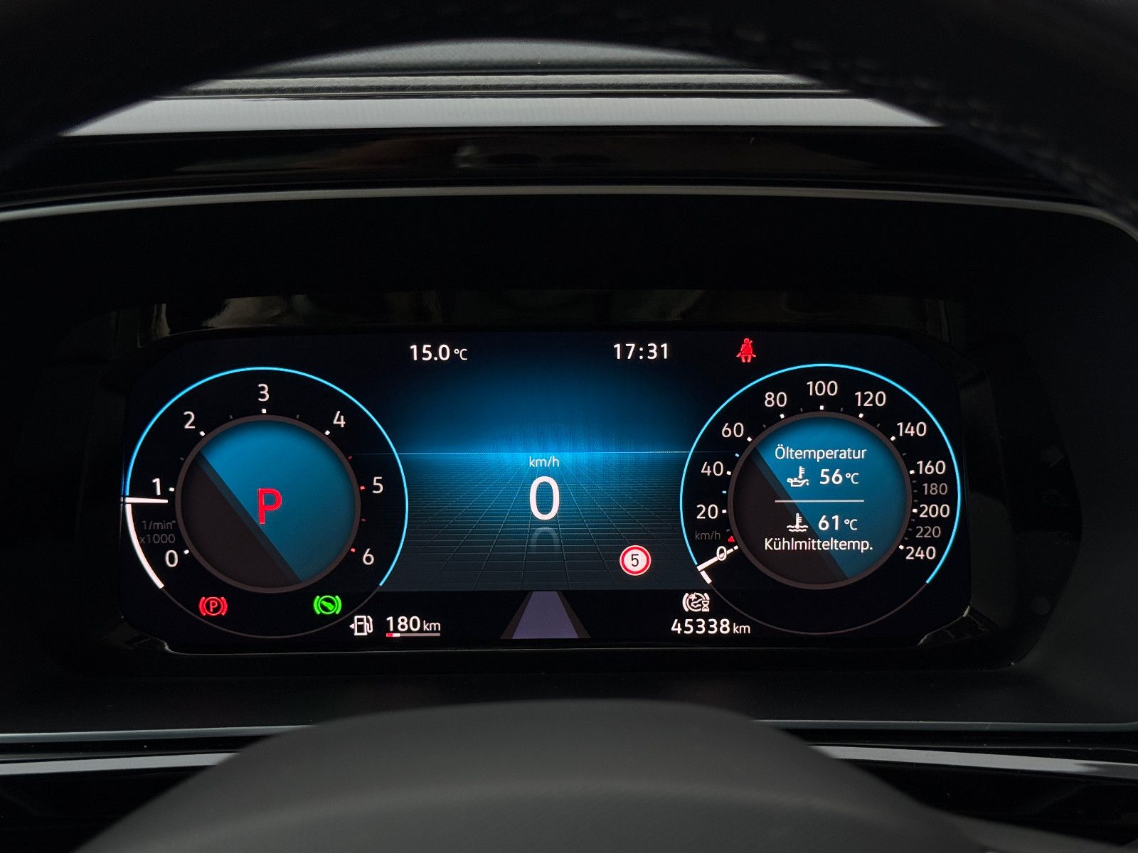 Fahrzeugabbildung Volkswagen Caddy Style TDI DSG ACC AHK Navi LED Pano Sthz