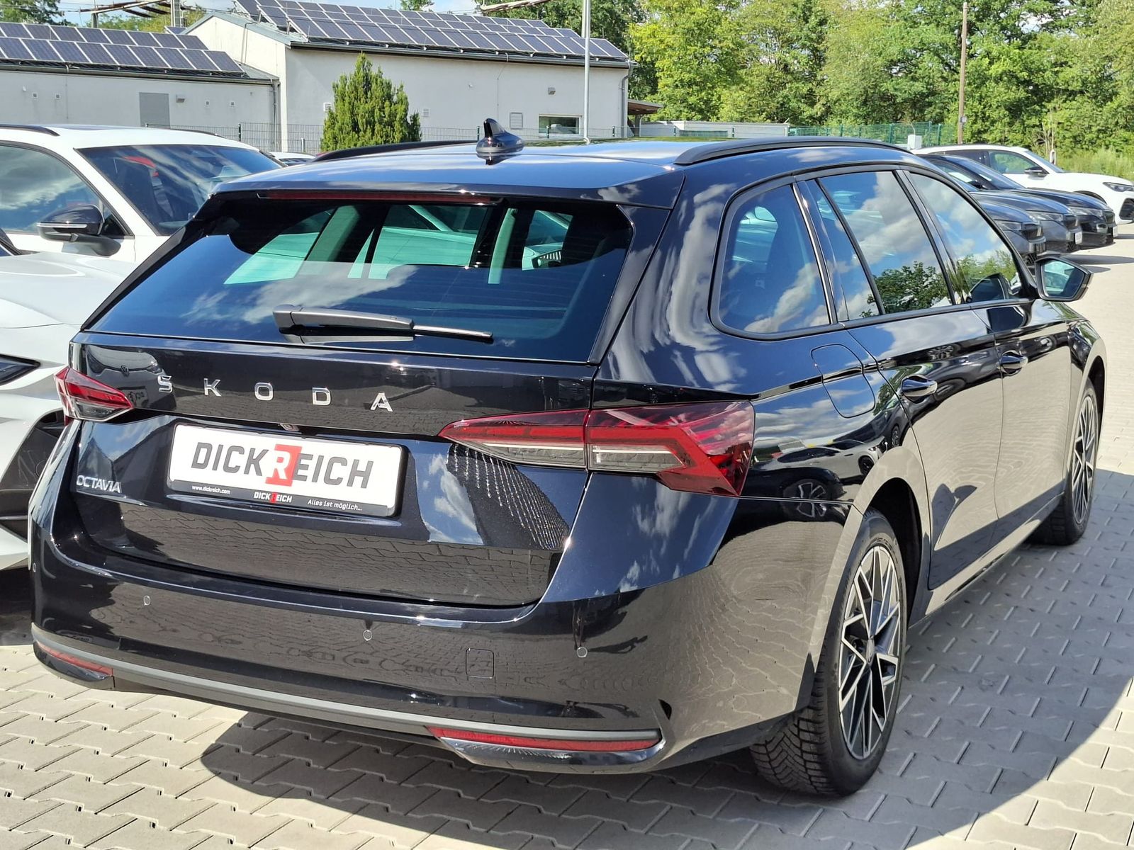 Fahrzeugabbildung SKODA Octavia 1.5 eTSI DSG Selection LED*AHK*5J-Gar.
