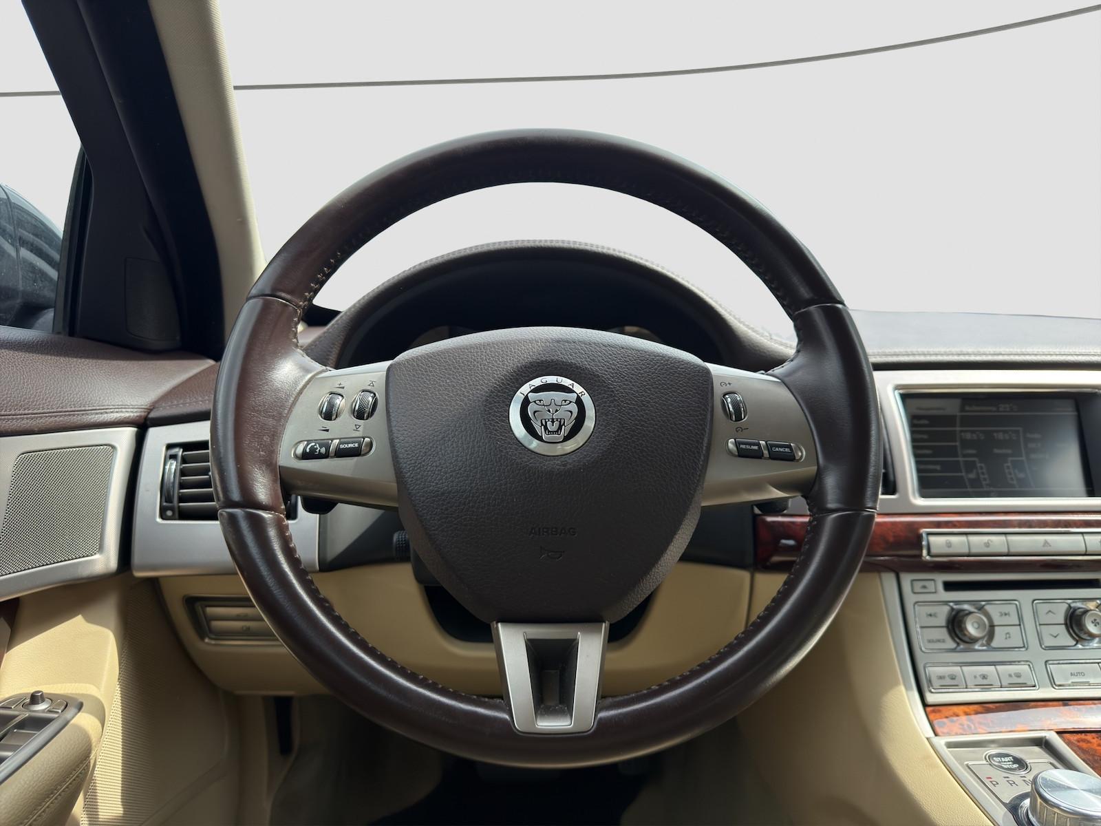 JAGUAR XF 3.0 V6 275CH LUXE