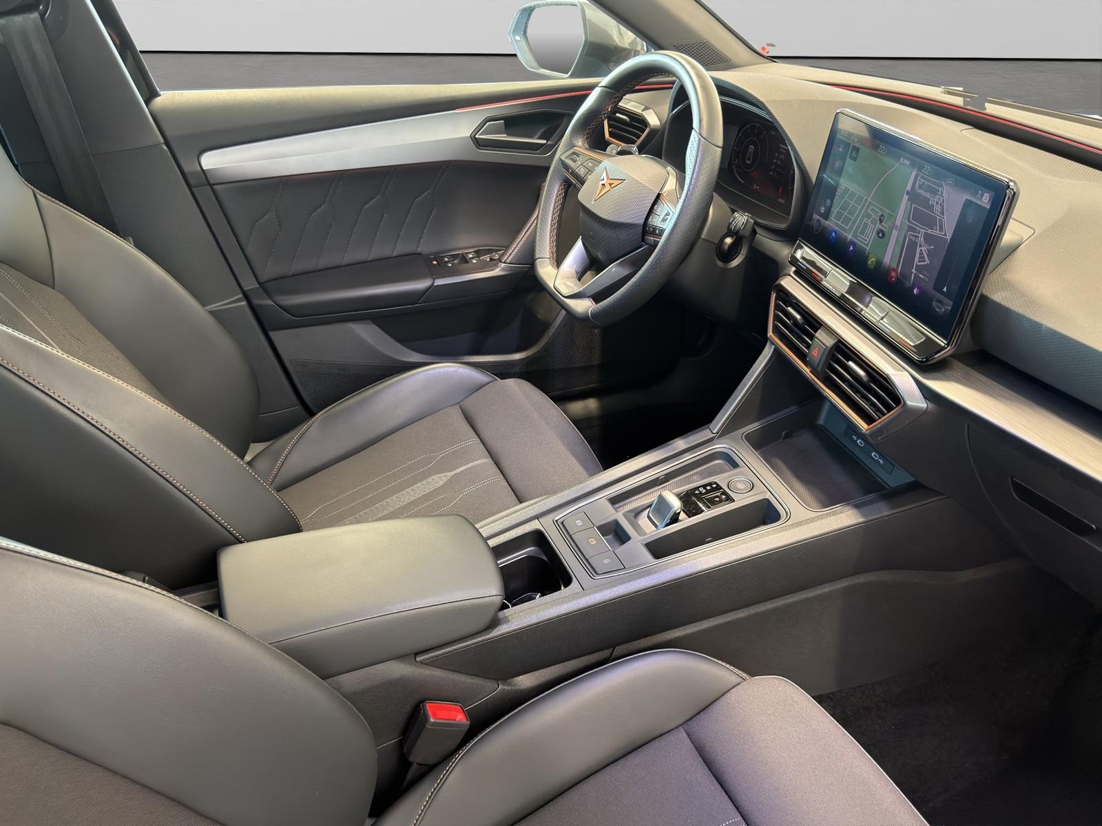 Cupra Leon 2.0 TSI DSG VZ LED NAVI KAMERA PARKLENK