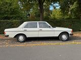 Mercedes-Benz Mercedes 123 230E Stilikone der 1980er Jahre - Mercedes-Benz 230 in Köln