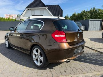 BMW 120 - 6