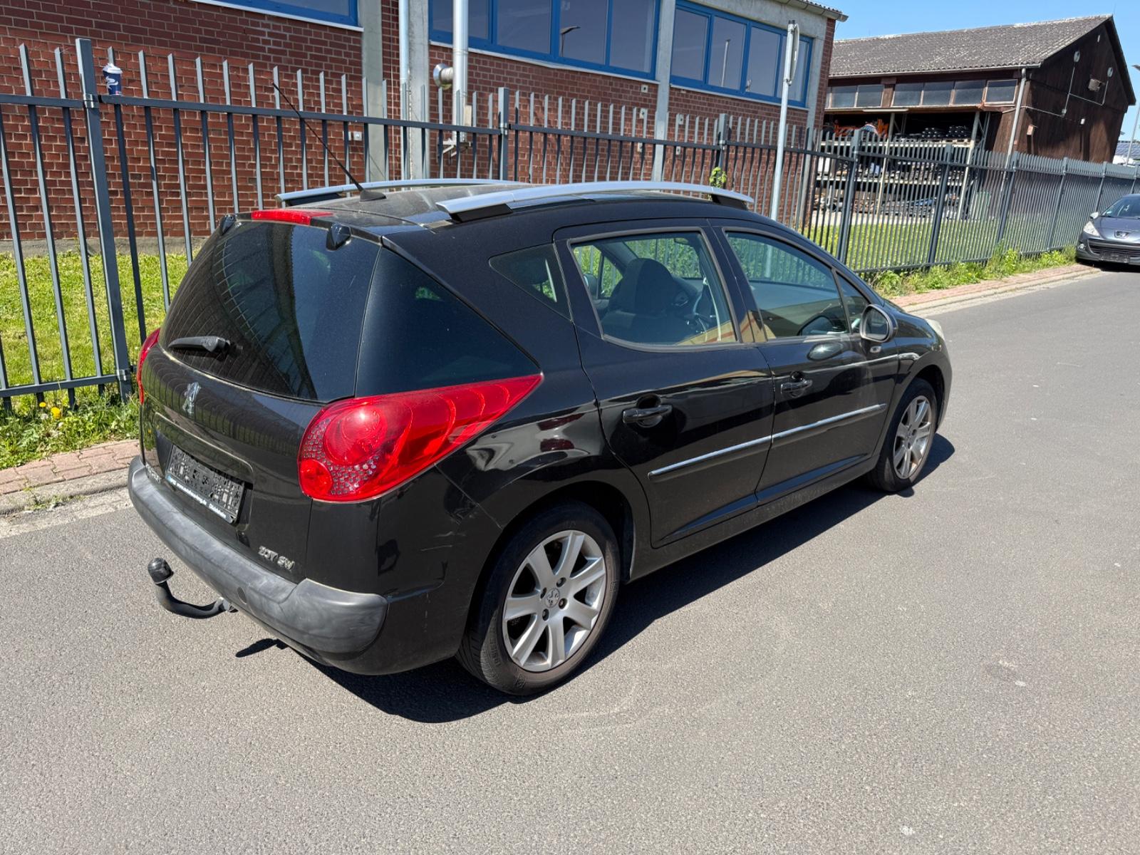 Peugeot 207 2010 — rear view
