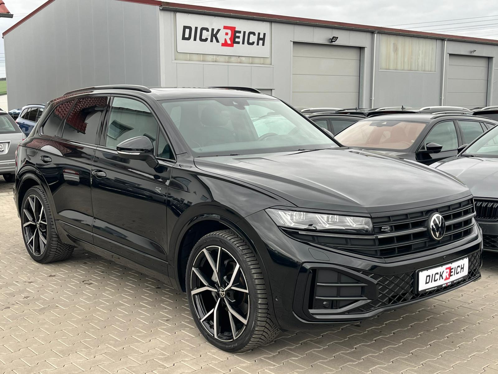 Volkswagen Touareg 3.0TDI 4M R-Line VOLL Black 22″ UPE 114T