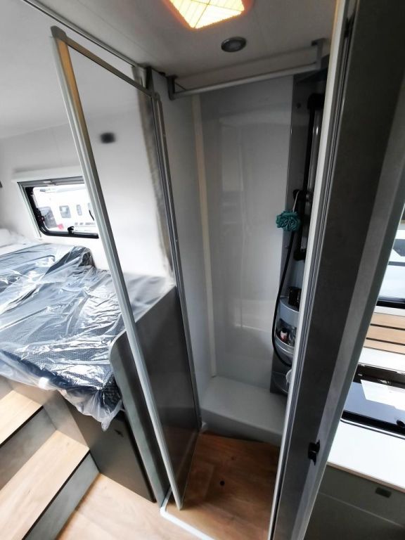 Fahrzeug Übersicht 15 Fahrzeugabbildung Crosscamp EXPDN 7.4 E Verfüg./Sparen 3.779,- €