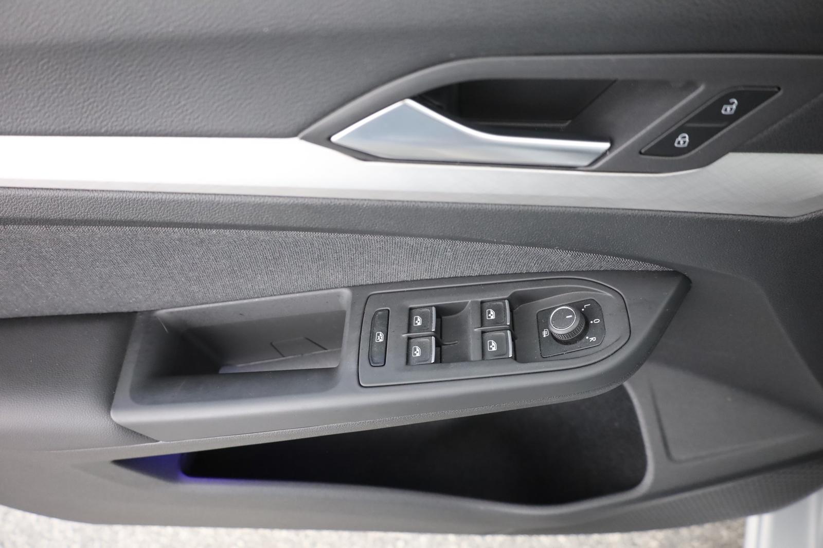 Volkswagen Golf VIII Variant 1.0 TSI Life LED Navi Kamera, миниатюра 22