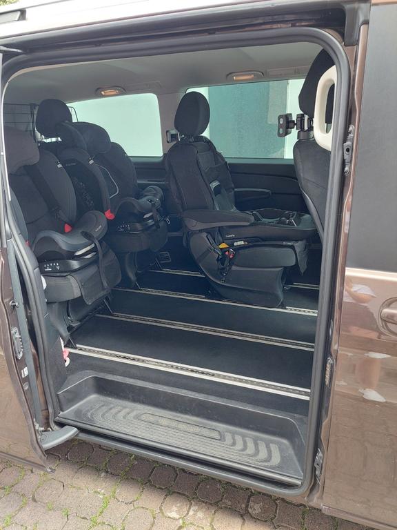 Mercedes-Benz V 250