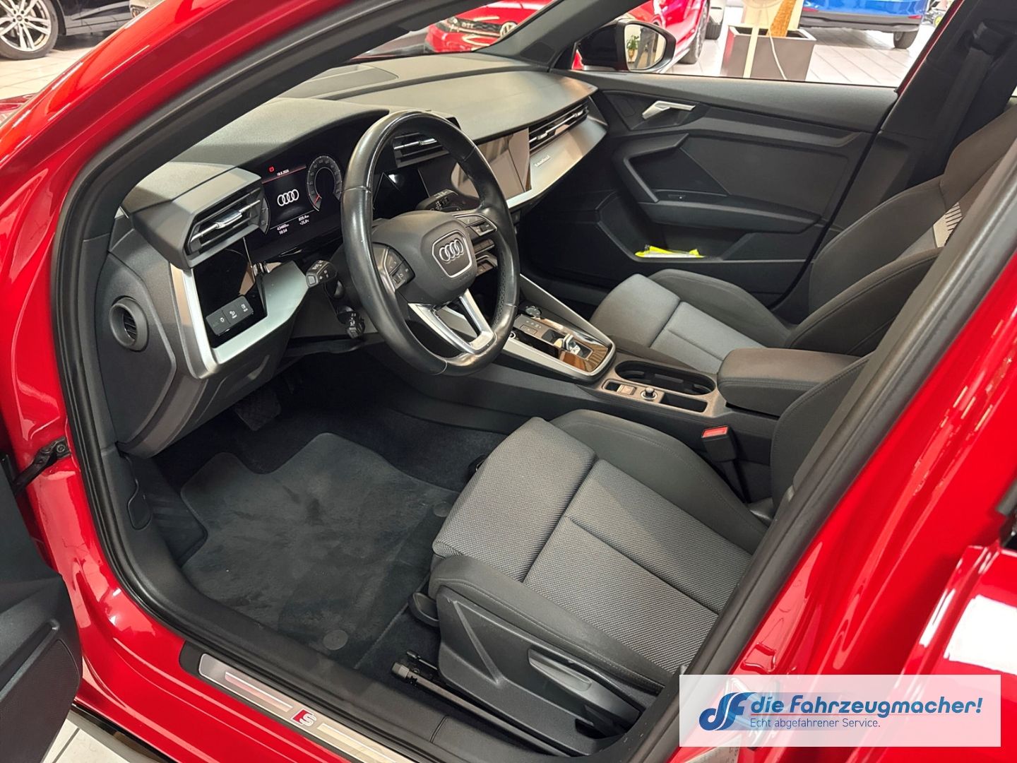 Fahrzeugabbildung Audi A3 Sportback 40 TFSI quattro S line El. Panodach