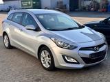 Hyundai i30 cw 1.4 73kW  2.HD  Kamera Scheckheftgepflegt - gebrauchte Hyundai i30 aus dem Jahr 2014