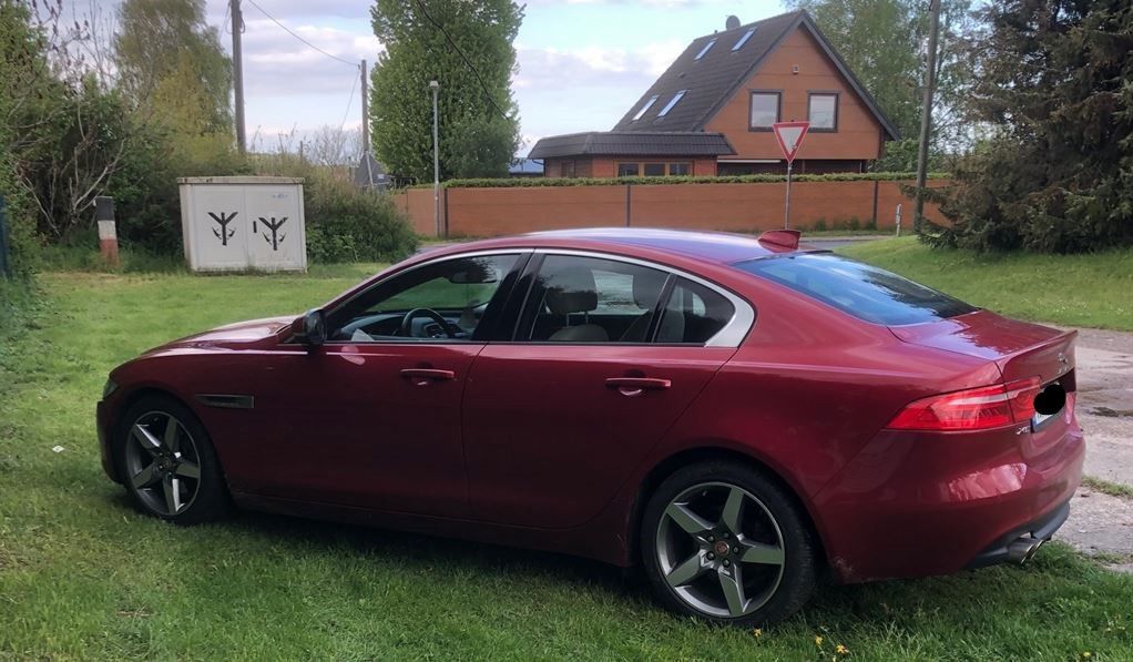JAGUAR XE
