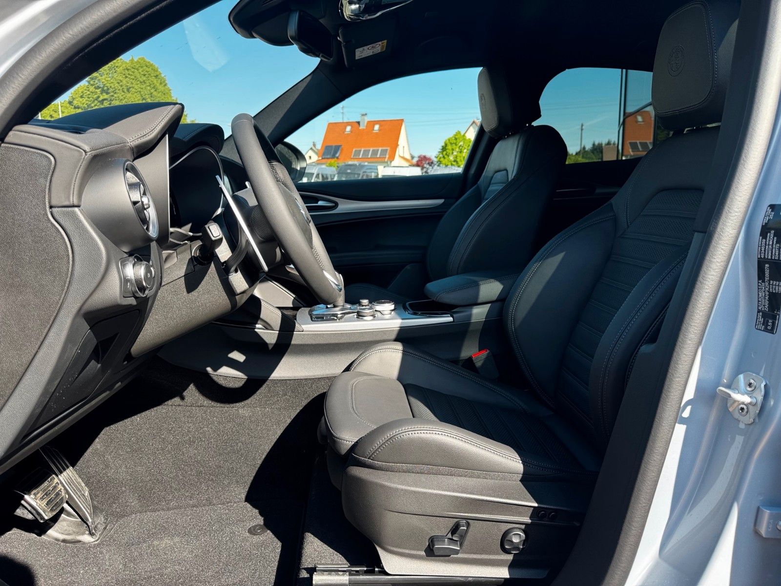 Fahrzeugabbildung Alfa Romeo Stelvio VELOCE 2.2 Diesel 210PS MEMORY HARMAN K