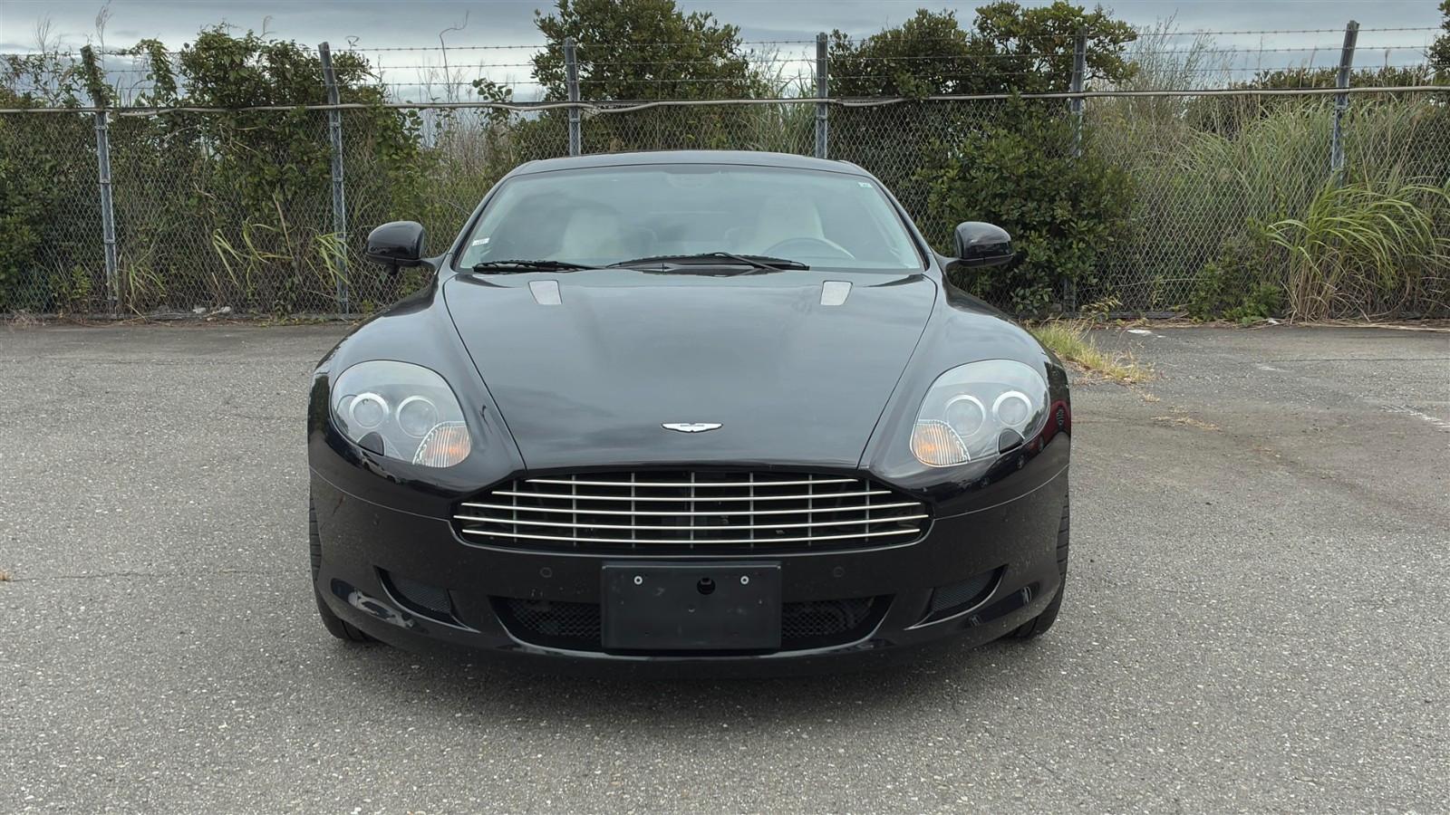 Aston Martin DB9 6.0L V12 (sehr schöne Japan Import)