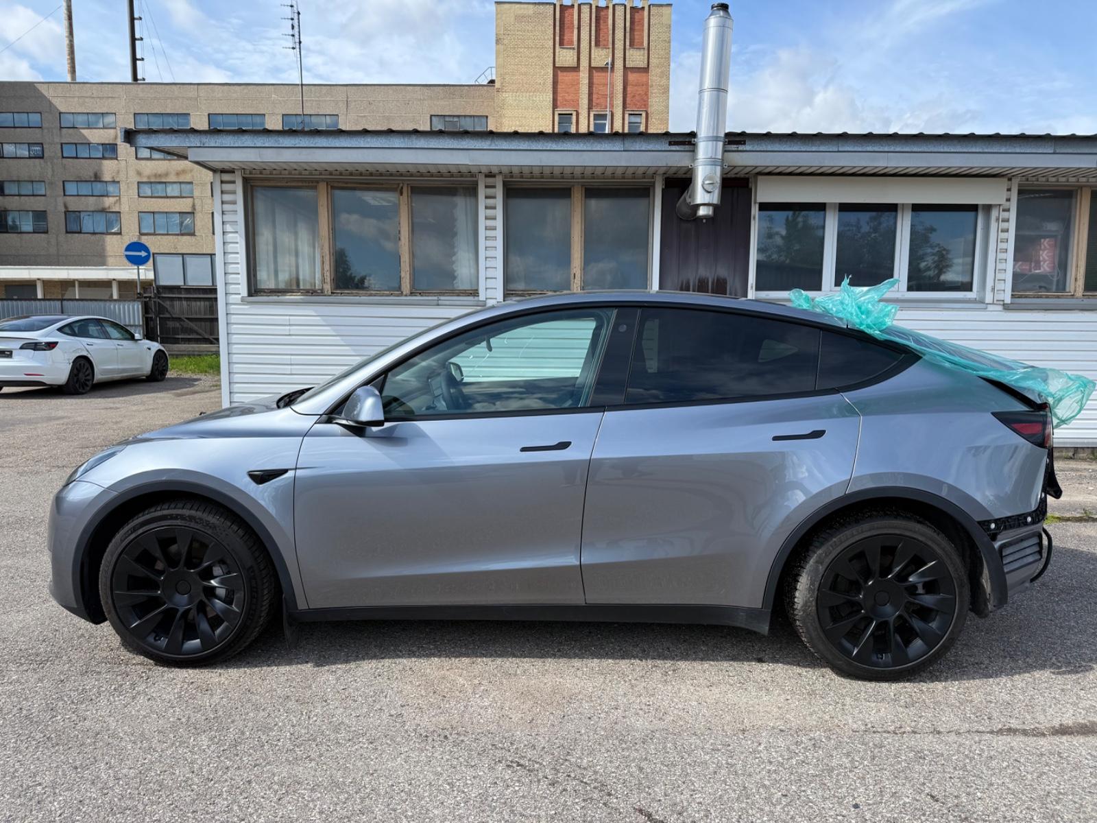 Tesla Model Y Premium Maximale Reichweite AWD