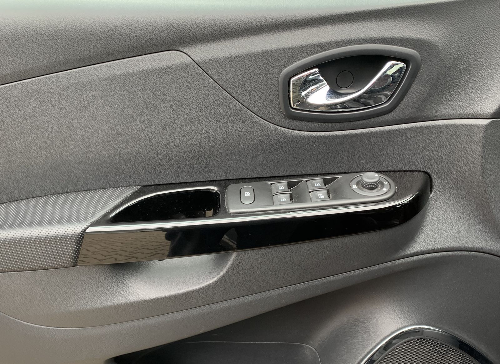 Fahrzeugabbildung Renault Captur 1.5 dCI*XMOD Energy*LED*Cam*Temp*SHZ*Navi