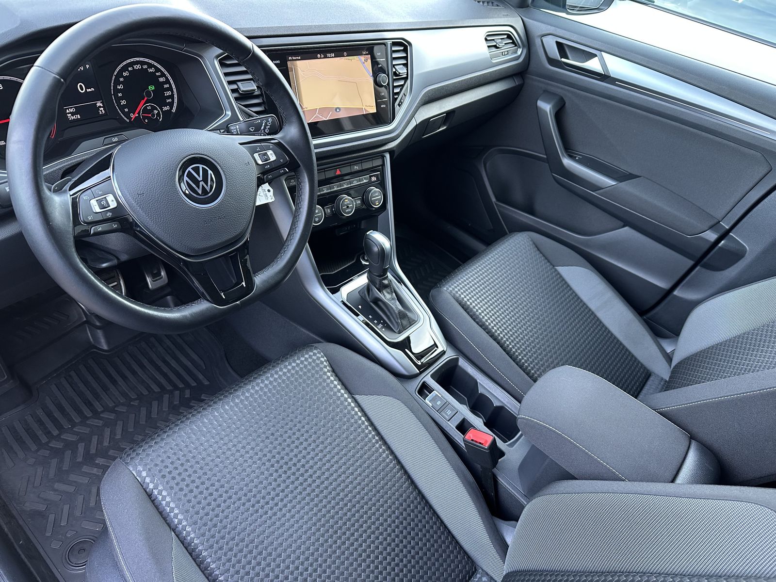 Fahrzeugabbildung Volkswagen T-Roc 2.0 TDI DSG Active NAV+LED+ACC+KAMERA+17ZO